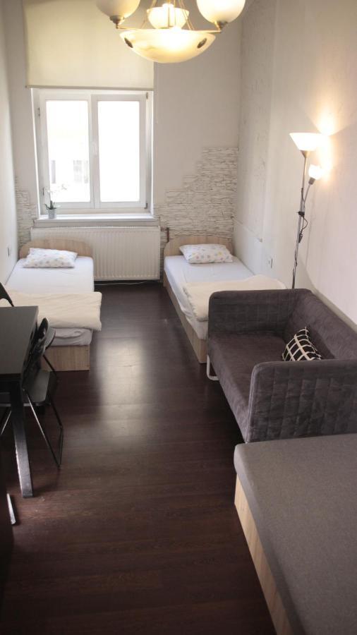 Pit Stop Hostel Poznań Esterno foto